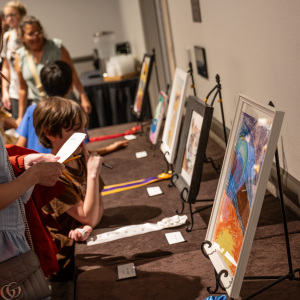 050925-CAS-art-show-candid-125