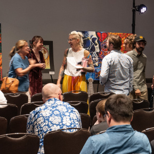 050925-CAS-art-show-candid-142