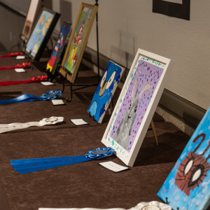 050925-CAS-art-show-candid-202