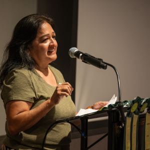050925-CAS-art-show-candid-261