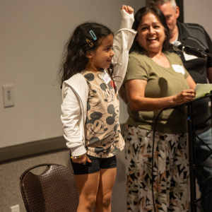 050925-CAS-art-show-candid-272