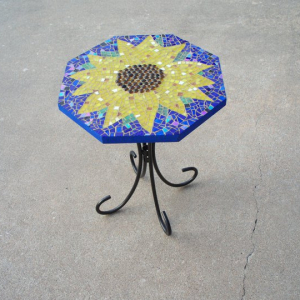 Table with sunflower2
